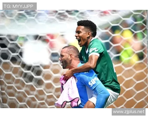 国际足联俱乐部世界杯帕尔梅拉斯罗尼射门得分